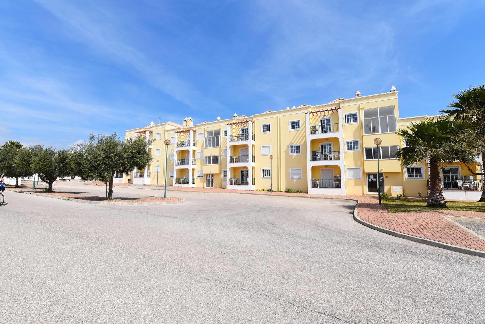 Praia Da Lota Resort - Beachfront Apartments Manta Rota Buitenkant foto