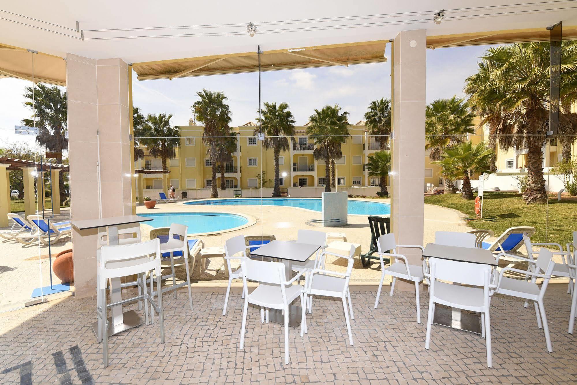 Praia Da Lota Resort - Beachfront Apartments Manta Rota Buitenkant foto