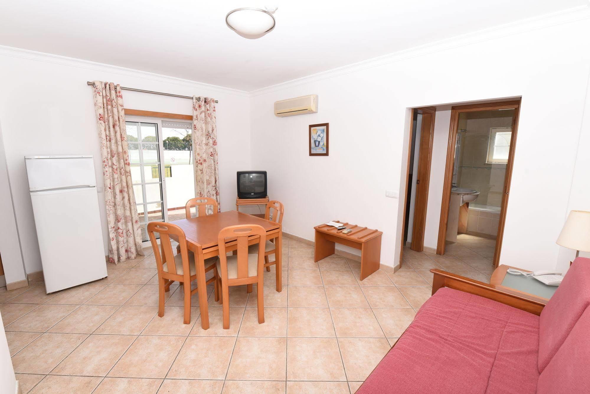 Praia Da Lota Resort - Beachfront Apartments Manta Rota Buitenkant foto